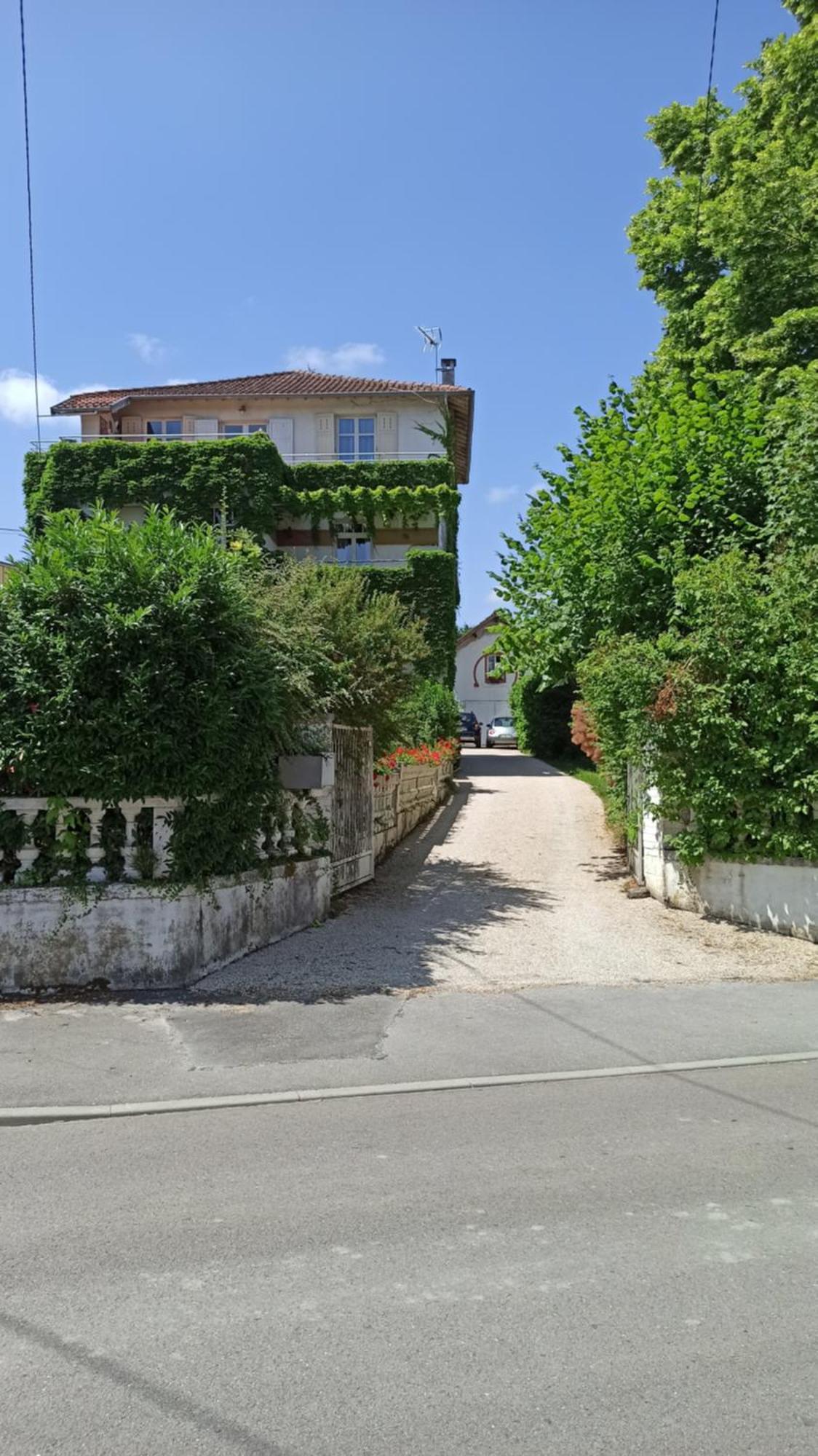 Une Tiny House A Decouvrir Au Coeur De La Cite ! Contrexéville Buitenkant foto